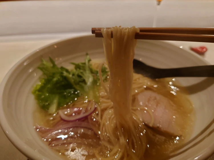 洋食の〆にラーメン。「TARO Azabujuban」_4