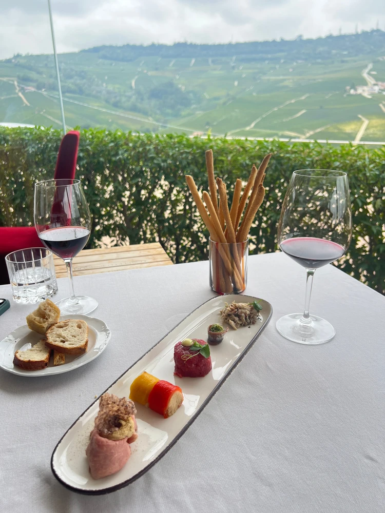 一生に一度は訪れたい。イタリアワインの贅沢旅【バローロ編】_13_1