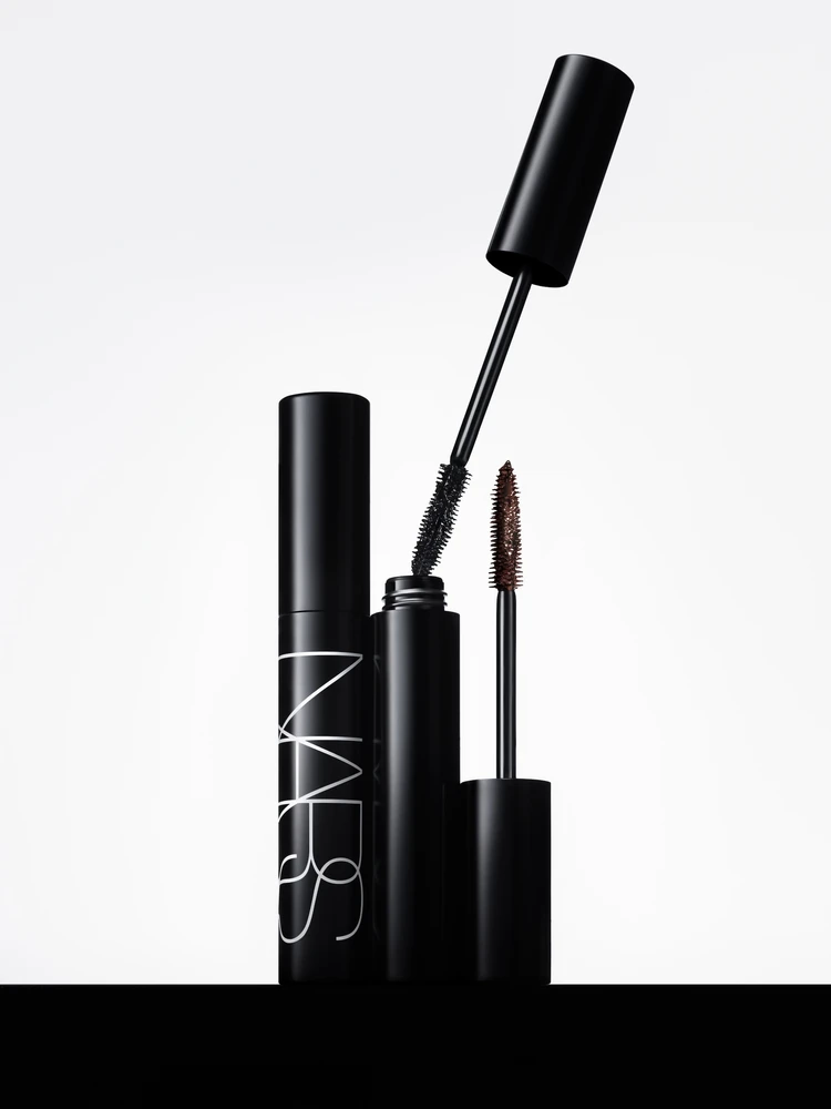 NARS ノートリアス マスカラ 全2種 各￥4510（9/11発売）