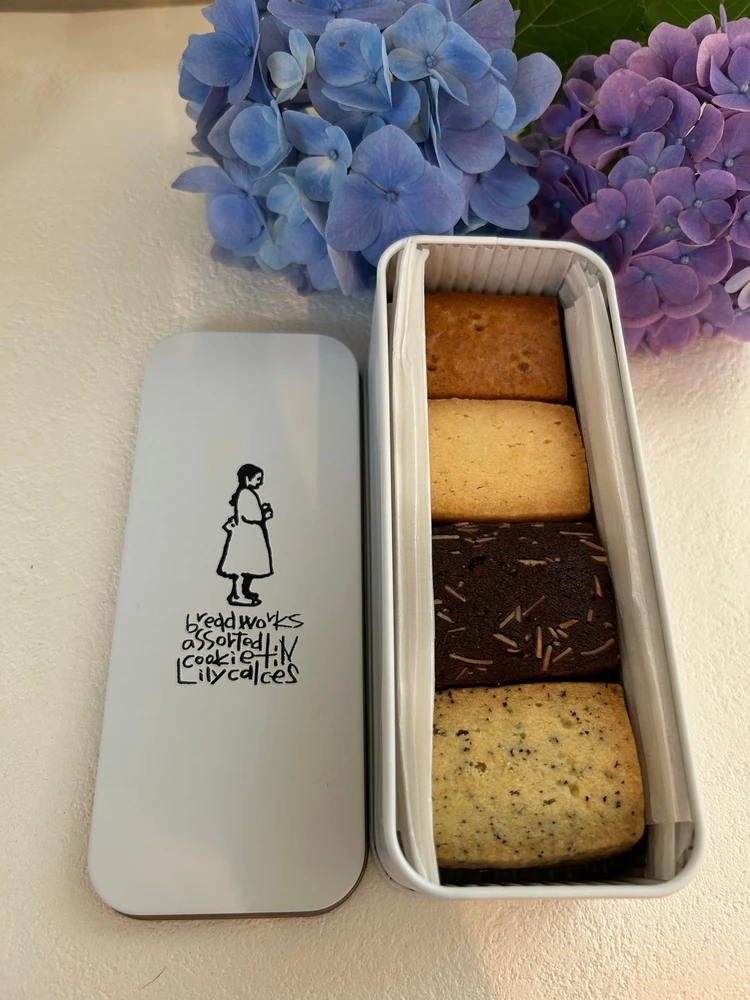 【表参道・天王洲ベーカリーカフェ】小ぶりで可愛いbreadworksのクッキー缶❤️_2