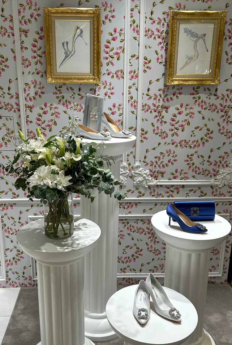 GINZA SIX MANOLO BLAHNIK(マノロ ブラニク)のブライダルコレクション「MARRIED IN MANOLOS」