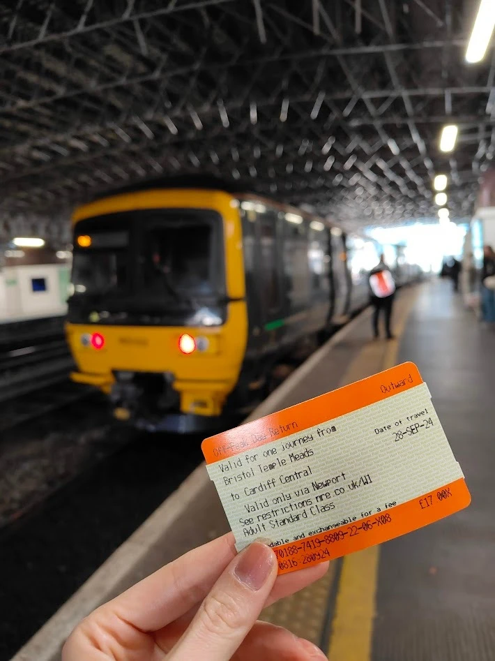 カーディフ　電車　切符