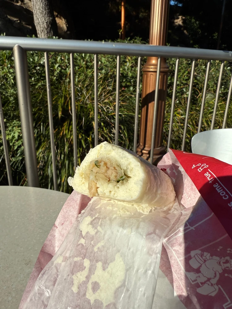 ディズニーシー　ギョウザドッグ　中身の餡