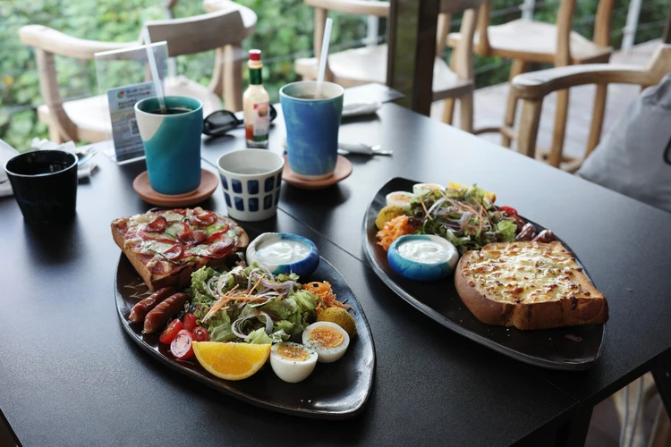 【保存版】子連れ沖縄旅行で”大人も満たされる”カフェ＆ごはん4選_2