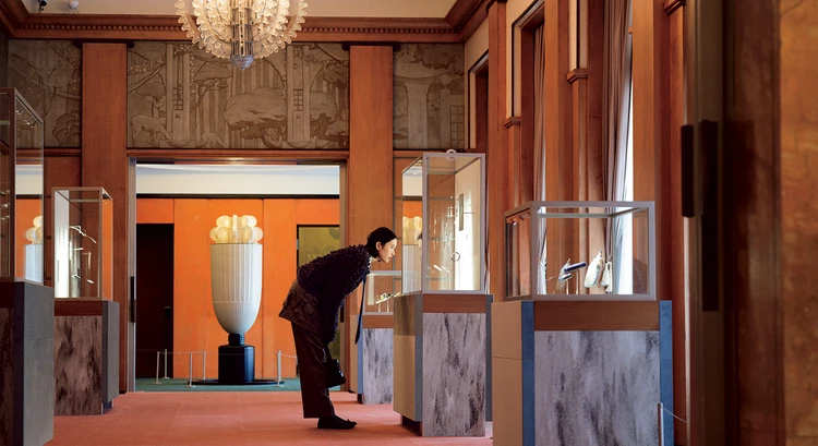 【市川紗椰の週末アートのトビラ】東京都庭園美術館「永遠(とわ)なる瞬間 ヴァン クリーフ&アーペル —— ハイジュエリーが語るアール・デコ」をご案内