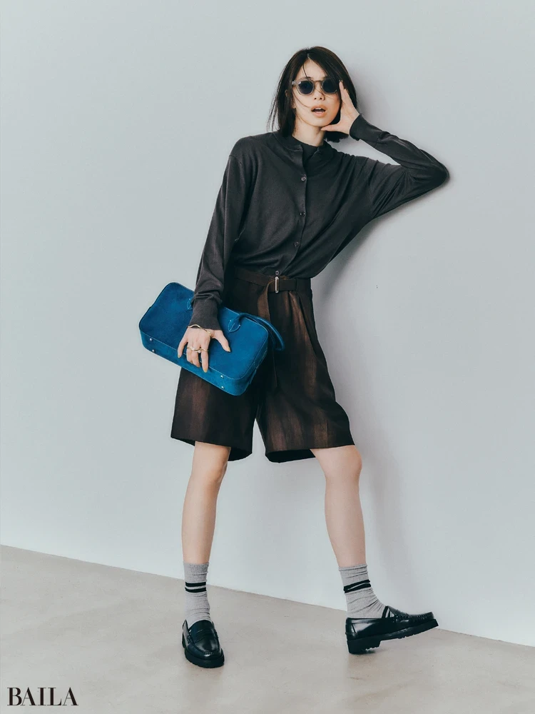 ニットコーデ サングラス ブラック