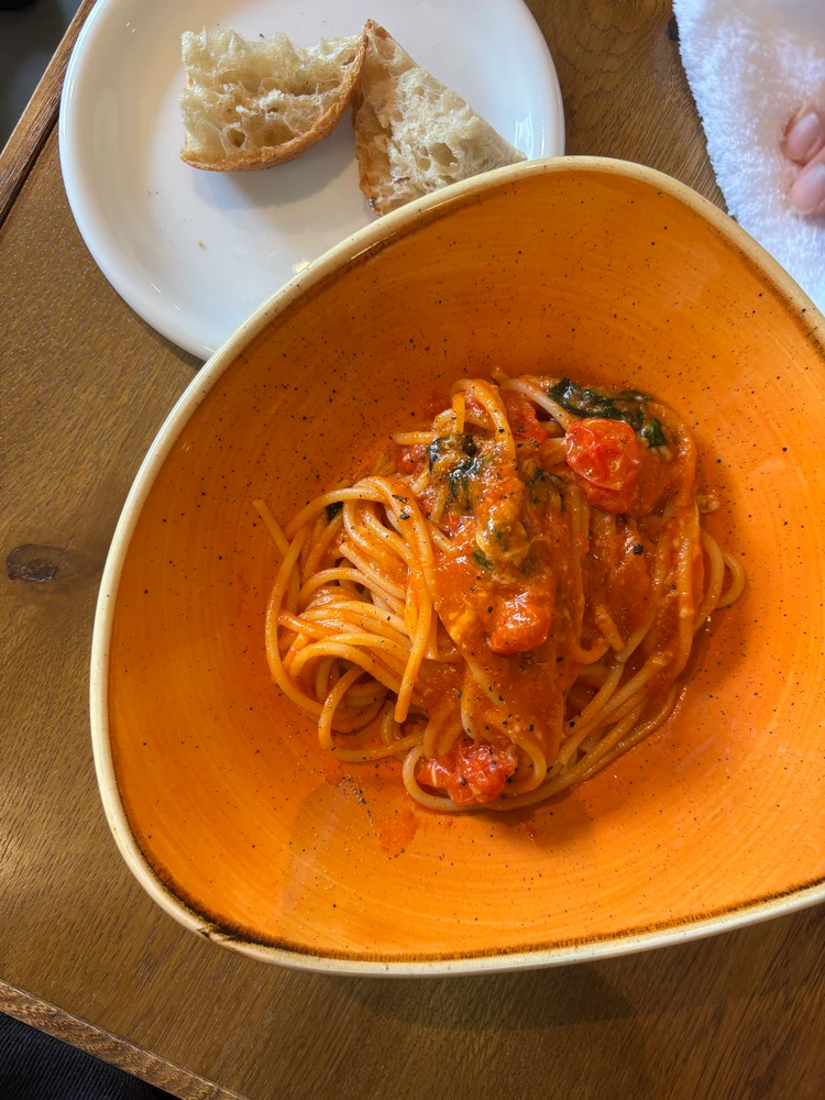 大阪カフェ、堀江ランチ、MERROW、ブランチ、大人カフェ、カルパッチョ、ラザニア、パスタ、おしゃれランチ、関西グルメ