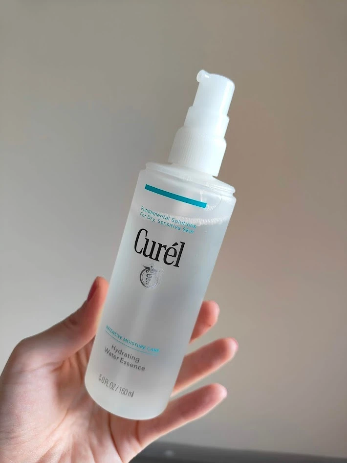 キュレル　潤浸保湿　化粧水　容器