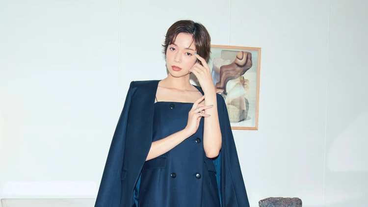 【セットアップコーデ】ジャケット×コンビネゾンで感度高めの着こなしに【BAILA今日のコーデ】