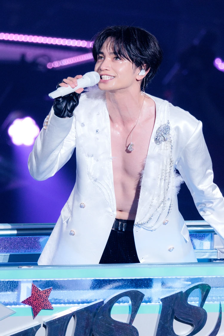 【中島健人】豪華ゲストも話題! 最終日の詳細ライブレポをお届け。中島健人より愛を込めて!