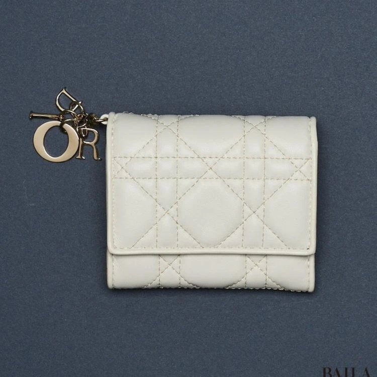 【画像】働く大人のお財布カタログ_0