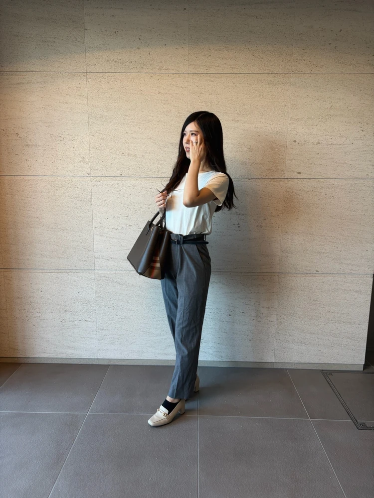 LOOK②｜シンプル派のオフィスコーデ
