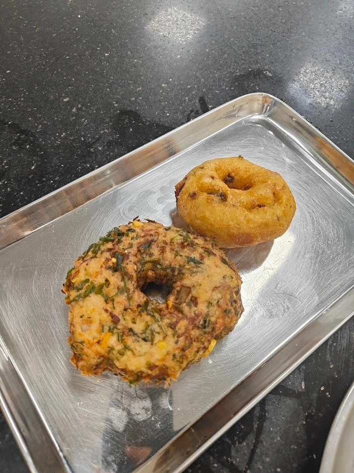 コロンボ　朝ごはん　ローカル