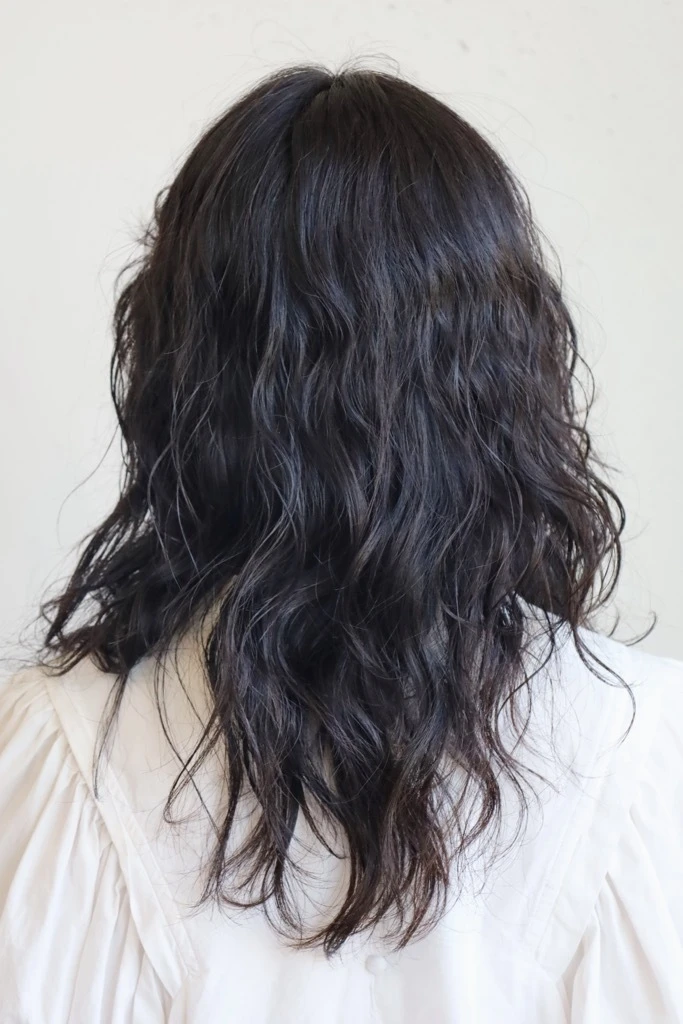 30代ー40代髪型・ロングのバック