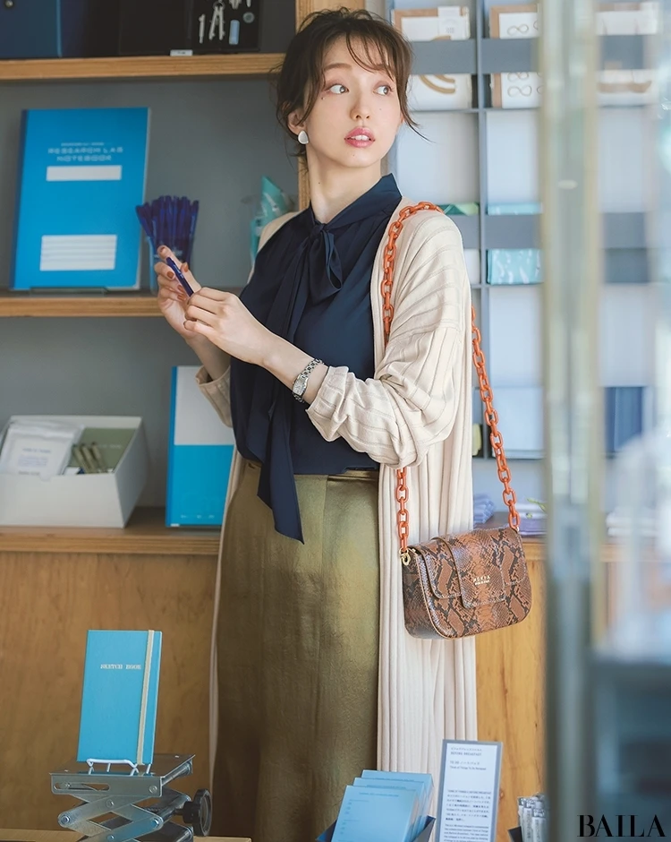 【ボウタイブラウス】おすすめコーデ&アイテム_1_2