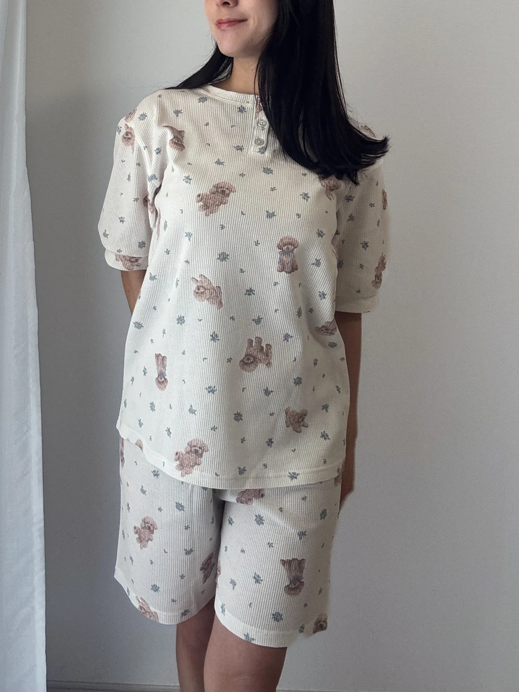 ピーチジョーンのパジャマを着用した写真