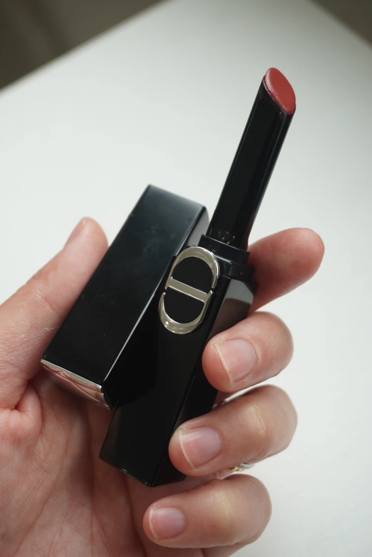 【DIOR】ルージュ ディオール オン ステージ 390レッドウッドスターシャイン