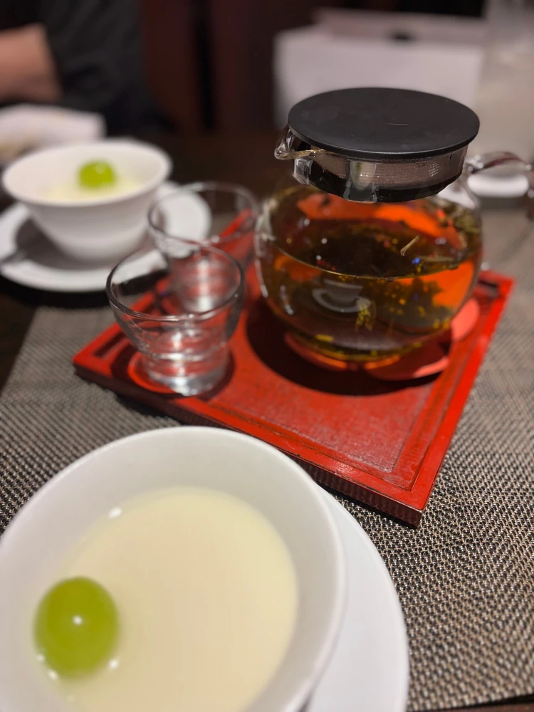 海を眺めて楽しむ幻想的な空間！絶品「美肌薬膳火鍋」のお店_5_2