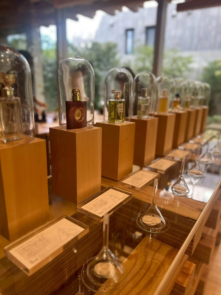 【香りを“創る”贅沢体験】AEAJグリーンテラスの調香Barで自分だけの香りに出会う_6