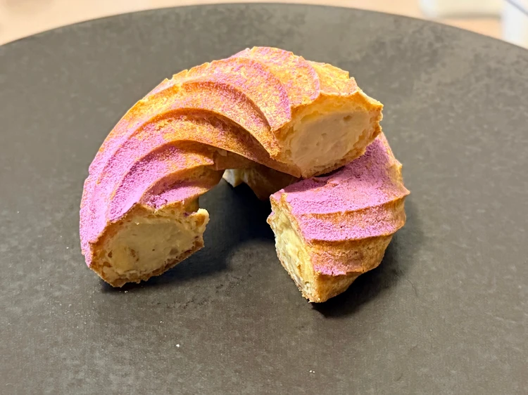 ビアードパパ期間限定カリふわ食感の「パリブレスト」を徹底レビュー|お芋クリーム版の味も紹介【クリスマスにも♡】_3