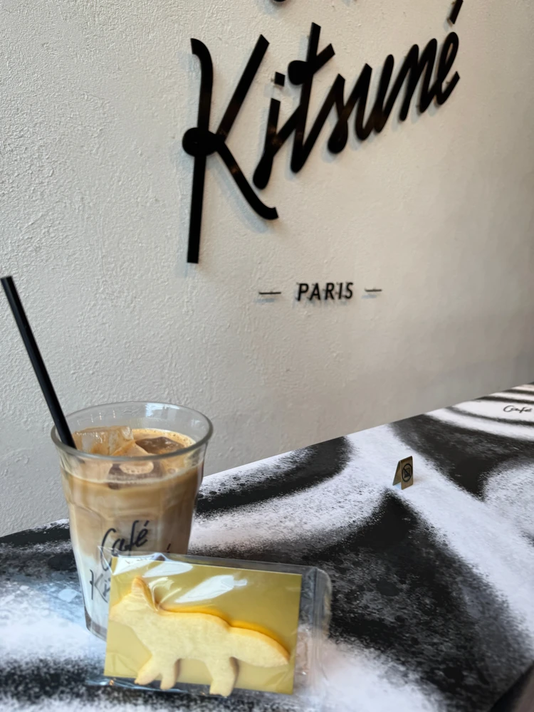 キツネ　カフェ　東京