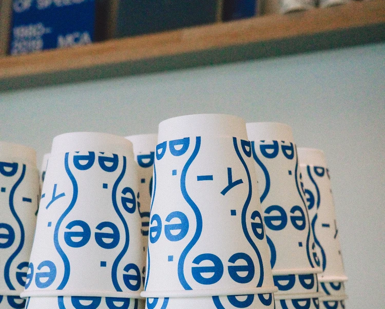 【学芸大学】人気のデザインカフェ「(ee).」空間好きも惚れるブルーの空間が最高だった_5_2