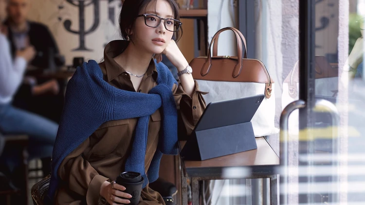 【オールインワンコーデ】上品なバックルつきパンプスでモダンにまとめて【BAILA今日のコーデ】