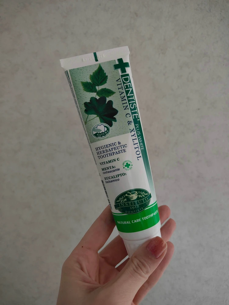 デンティス　DENTISTE　歯磨き粉　タイ