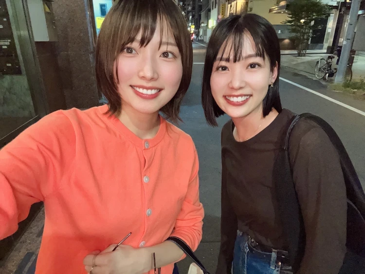 同期のスーパーバイラーズとディナーしている様子