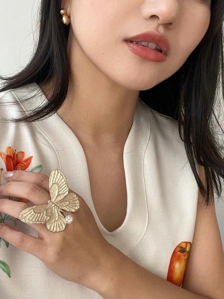 【ディオール】大人だから楽しいデコラティブなファッションリング_8