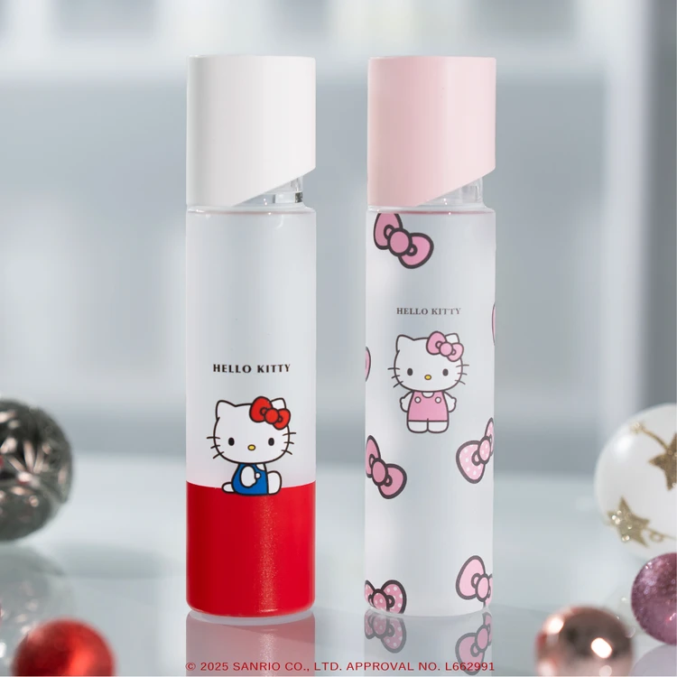 HELLO KITTYとのスペシャルコラボ化粧水ボトル