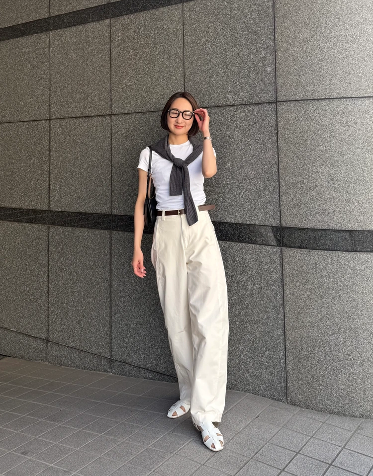30代女性のホワイトコーデ