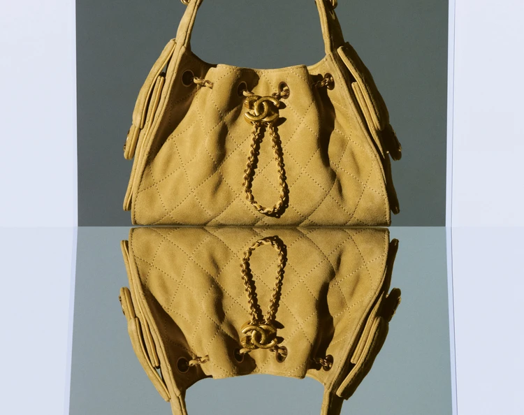 シャネルのアイコンバッグ「CHANEL 25」からミニサイズの新作が登場!【BAILA BUZZ vol.35】