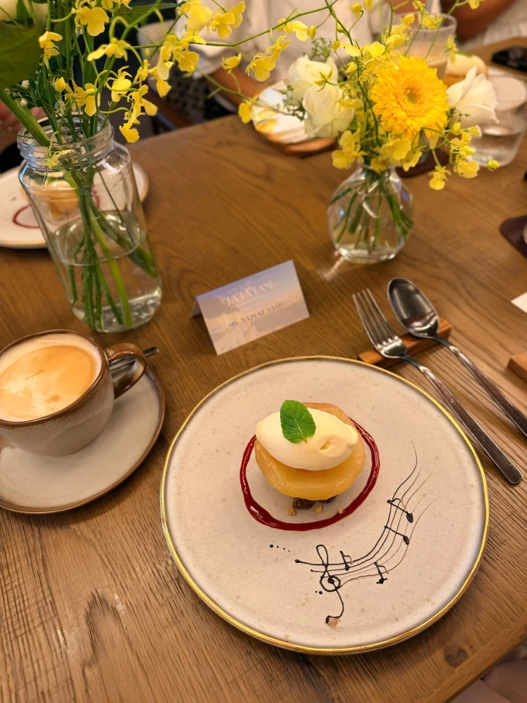 ラ・ラ・ランド　ホテルランチ　オーケストラ　ジャズバンド　鑑賞　