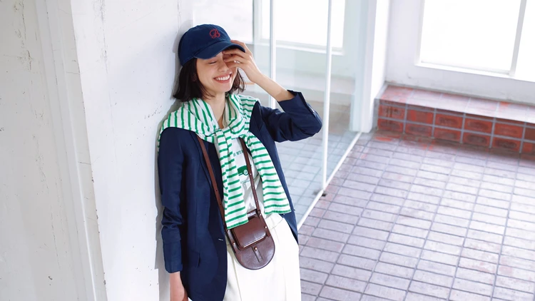 【スポーツミックスコーデ】定番ジャケットをラフな小物で今っぽくアレンジ【BAILA今日のコーデ】