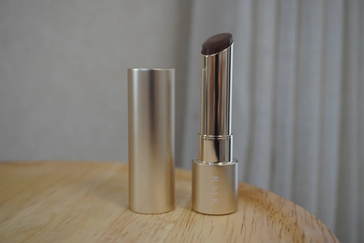 ・RMK デューイーメルト リップカラー（13 ヘーゼル ハーモニー）