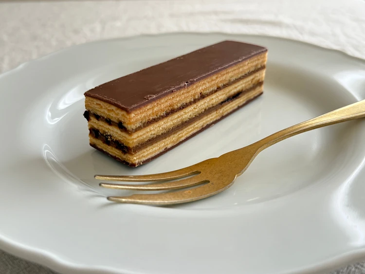 無印良品のオペラケーキ 250円とは思えない本格チョコレートケーキ