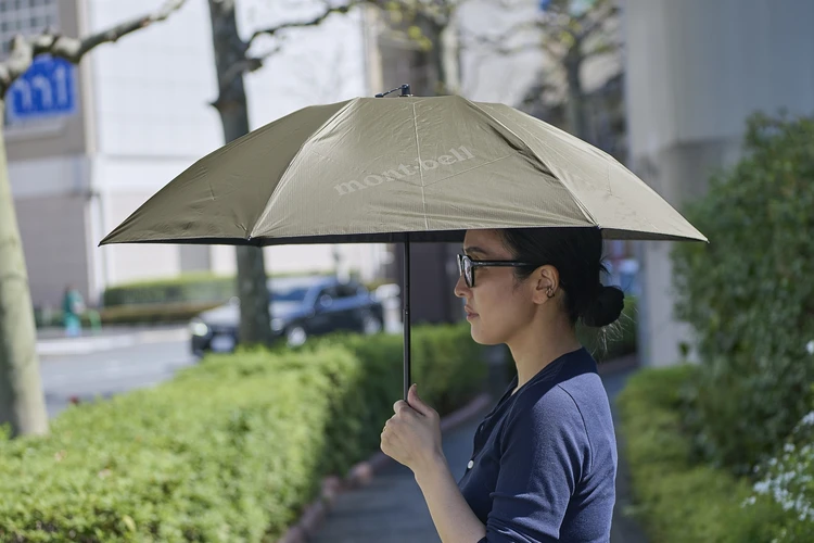 【mont-bell（モンベル）】2026注目日傘「トラベル 2-Way アンブレラ 50」をレビュー！UVカット率・UVカット率は？軽さがあって女性も持ちやすい新色カラーでチェック