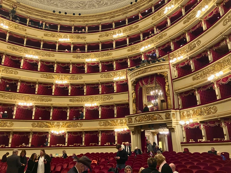 夢のスカラ座デビュー！【Q&A】完全攻略リスト：見どころ、ドレスコードからチケット取得まで【保存版】_1