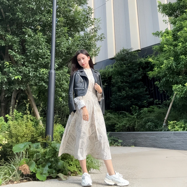 ワンピ×スニーカーコーデは小物で辛さを追加！ #スニーカー部_2