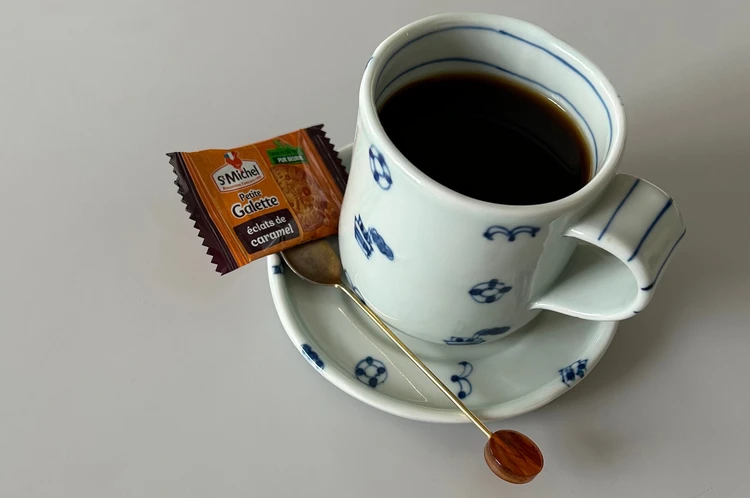 のんびりする時間ごと購入する作家ものの食器。瀬戸内の作家・杉浦綾さんのカップとお皿【エディターズピック】