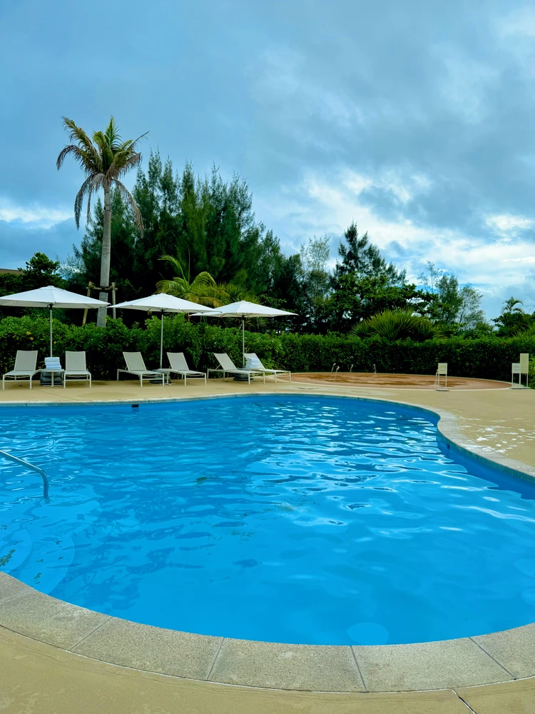 ハレクラニ　沖縄　キッズプール