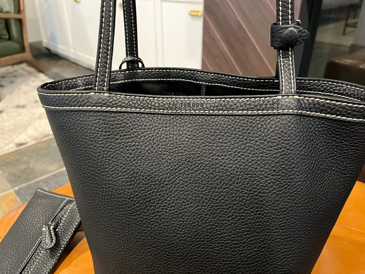 年末ご褒美【THE ROW】新作パークトート購入品_3