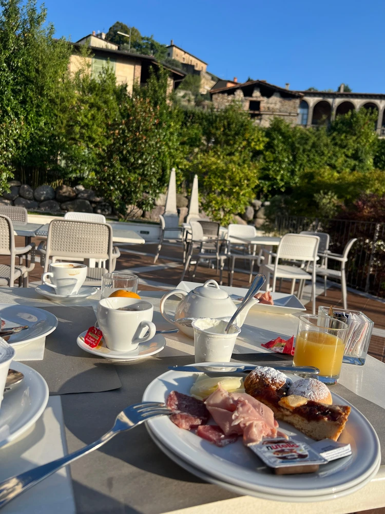 一生に一度は訪れたい。イタリアワインの贅沢旅【泡の名地へ】_4_1