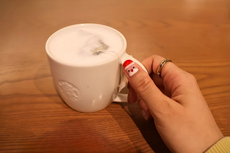 【2025-26年冬】手元が華やぐおすすめシャンパンネイル2選【ゴールド&シルバー】クリスマスver._7