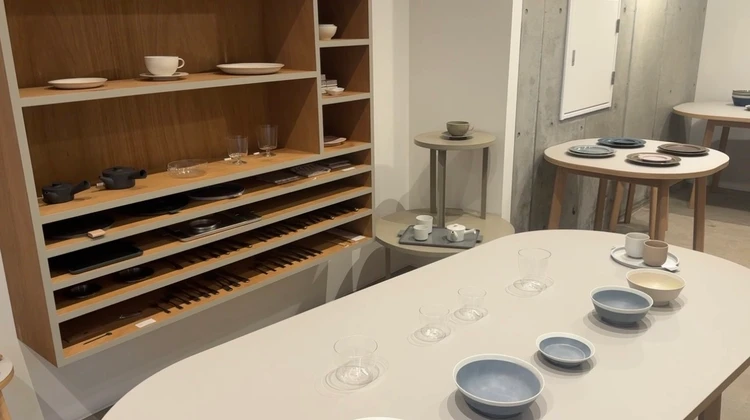 代官山にあるyumiko iihoshi porcelainの店内⁠