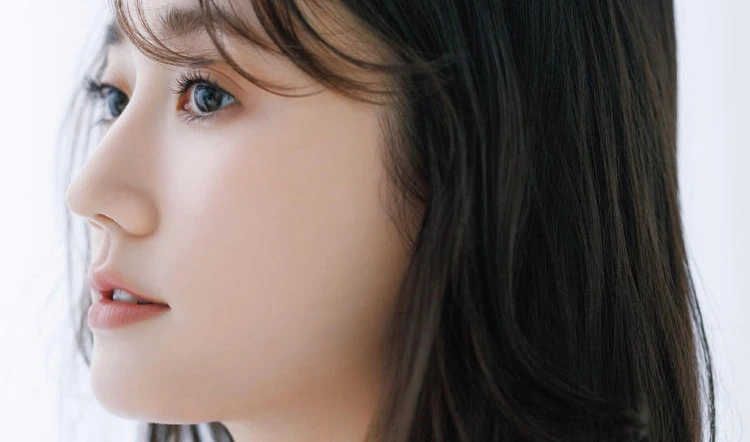 顔たるみのサインかも!「もしかして私顔伸びた?」と感じたらやるべきスキンケア・リフトアップメイク・美容医療を総まとめ