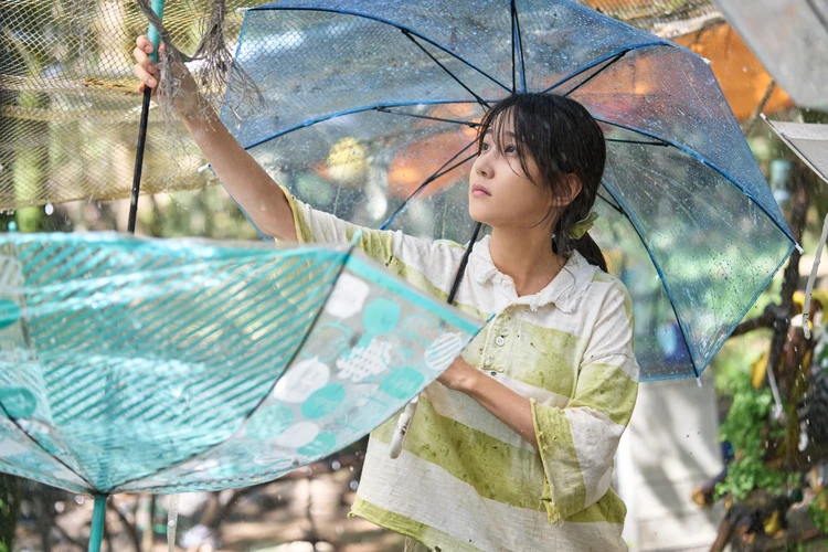 無人島のディーバ モクハ(パク・ウンビン)のソロカット