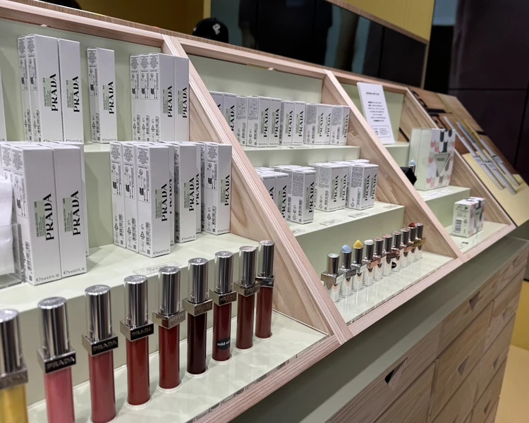 【期間限定】表参道で開催中!プラダ ビューティー マーケット体験レポ💄_8