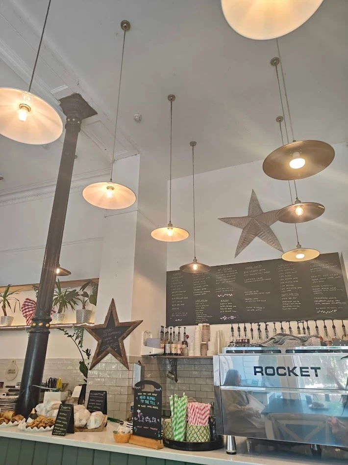 East Village Vegan Café　店内